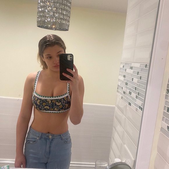 Bathing suit top unworn - Picture 5 of 6